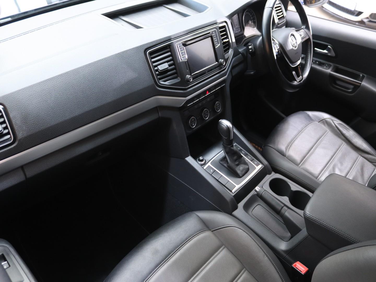 Volkswagen Amarok - Image 12