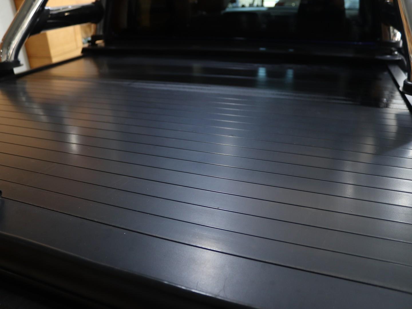 Volkswagen Amarok - Image 14