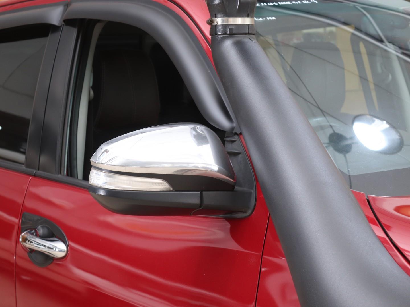 Toyota Hilux - Image 7