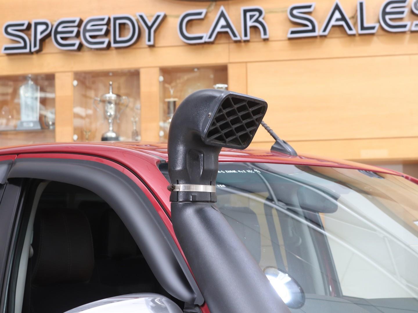 Toyota Hilux - Image 8