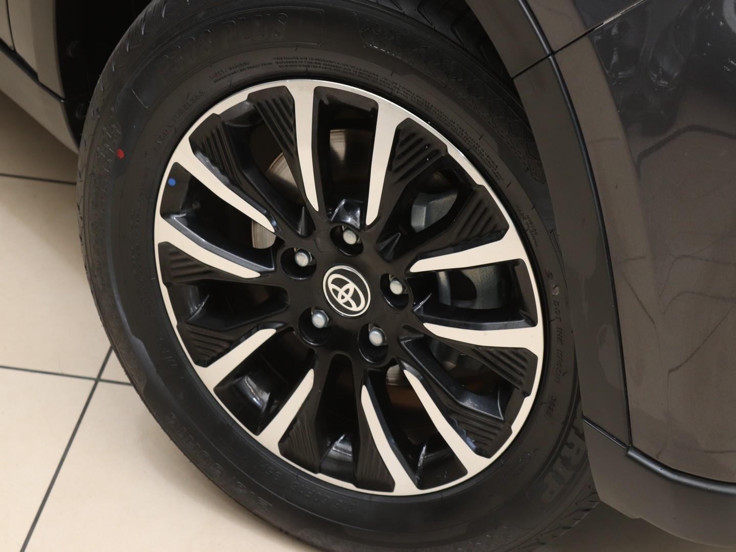 Toyota Urban Cruiser - Image 6