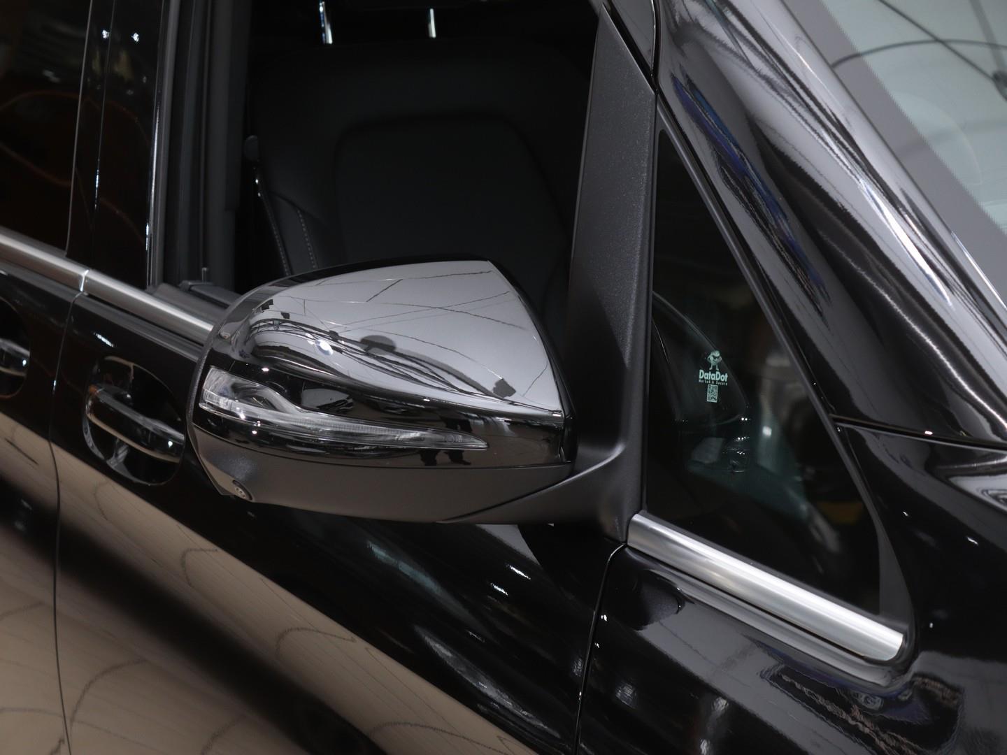 Mercedes-Benz V-Class - Image 7