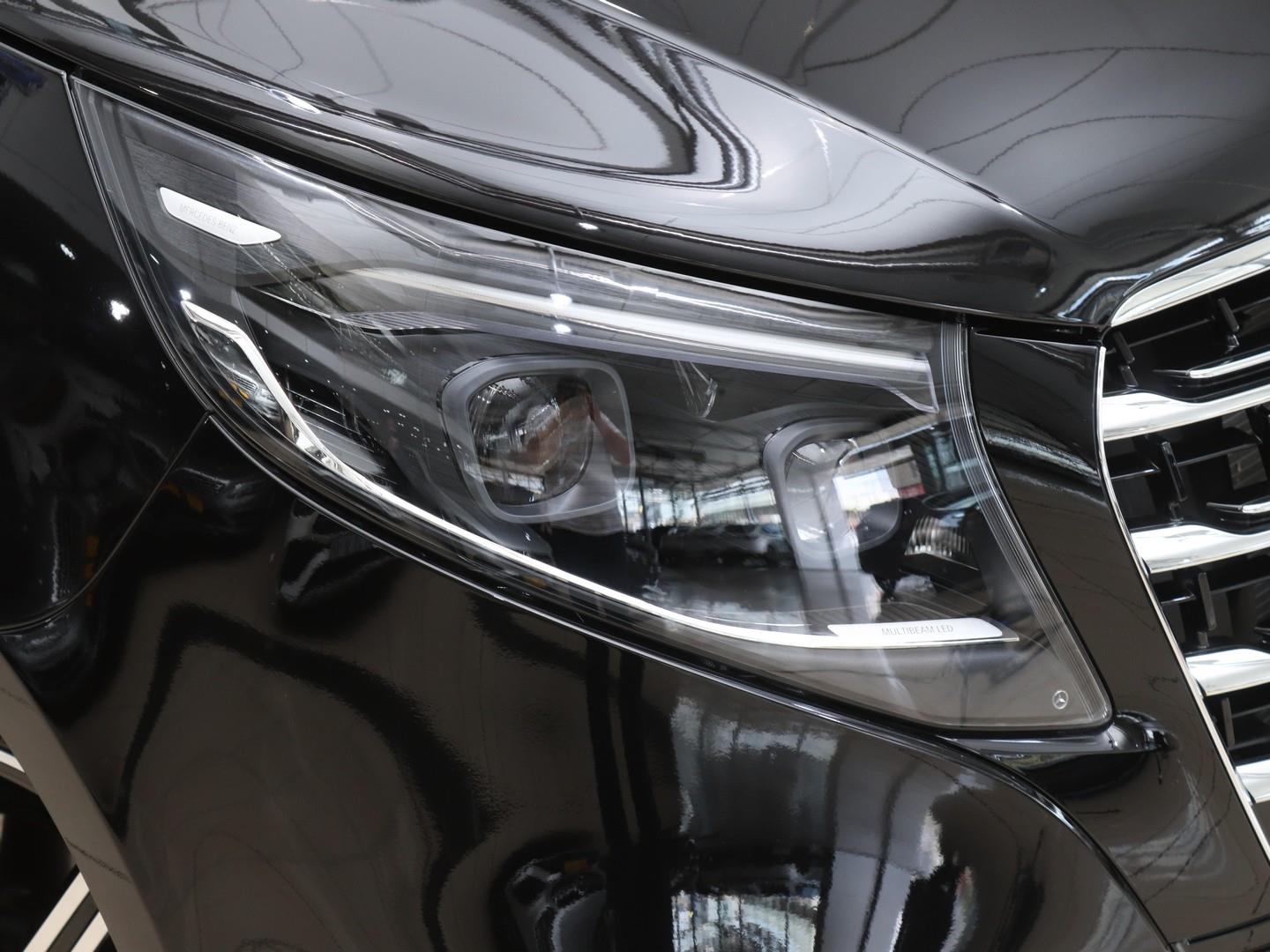 Mercedes-Benz V-Class - Image 4