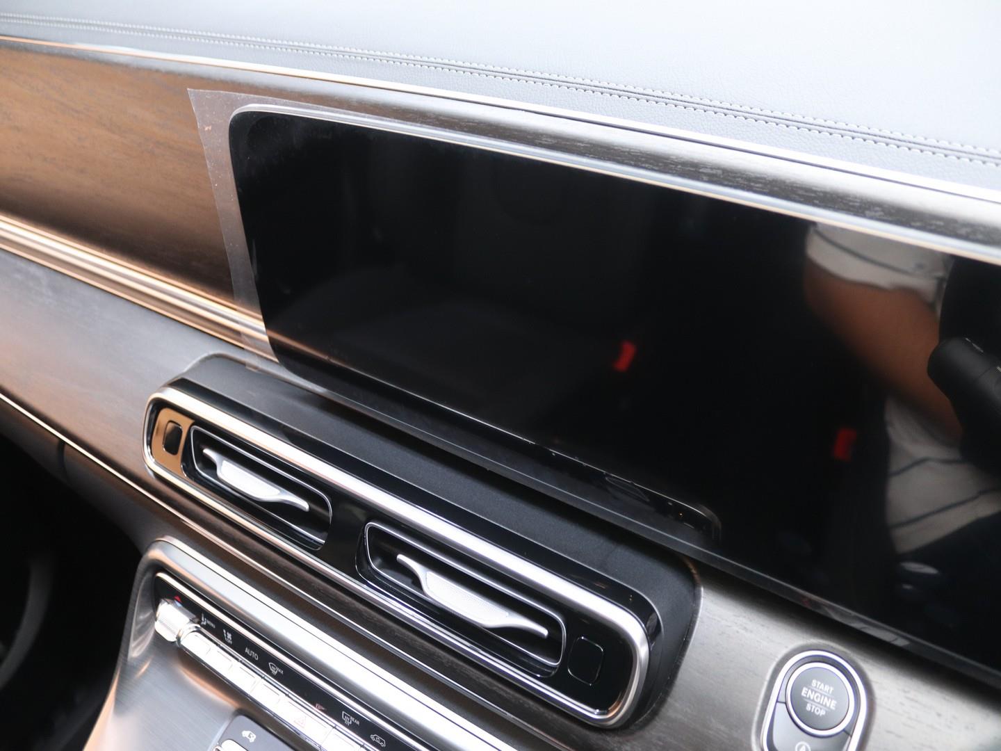 Mercedes-Benz V-Class - Image 11