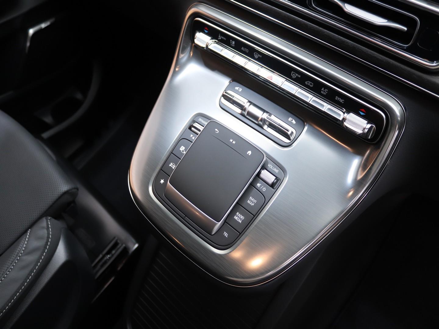 Mercedes-Benz V-Class - Image 12