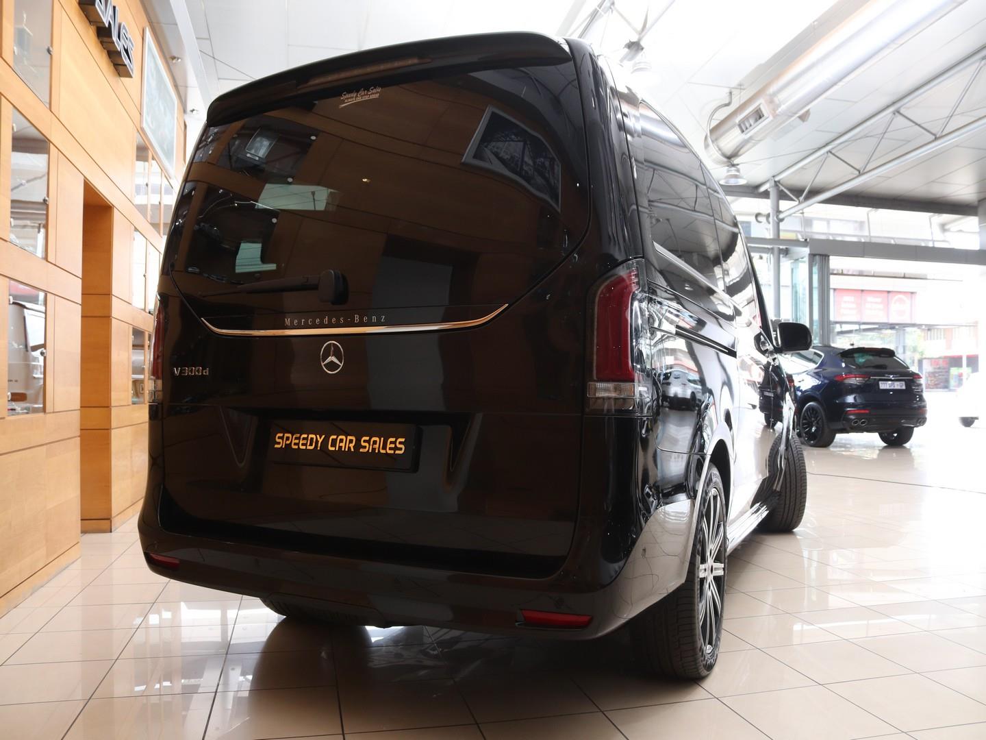 Mercedes-Benz V-Class - Image 17