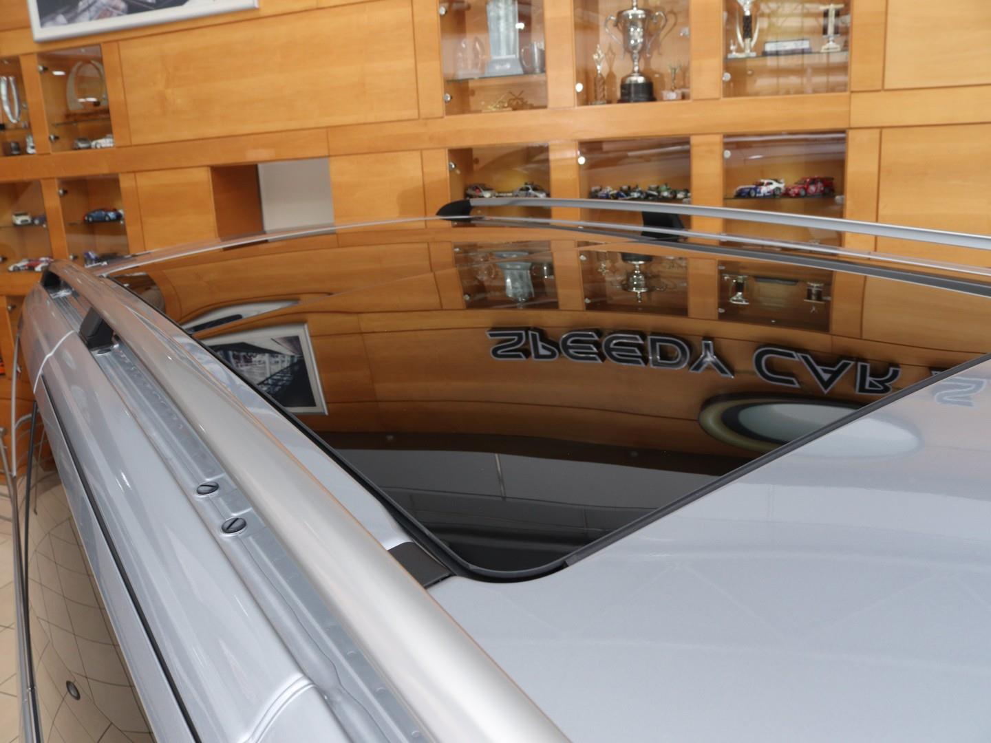 Mercedes-Benz V-Class - Image 8