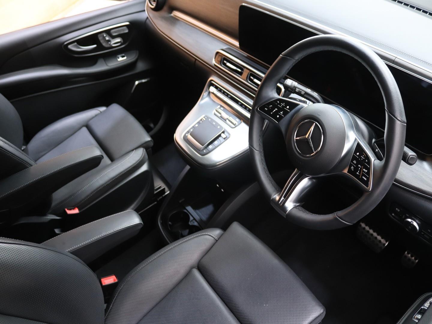 Mercedes-Benz V-Class - Image 9