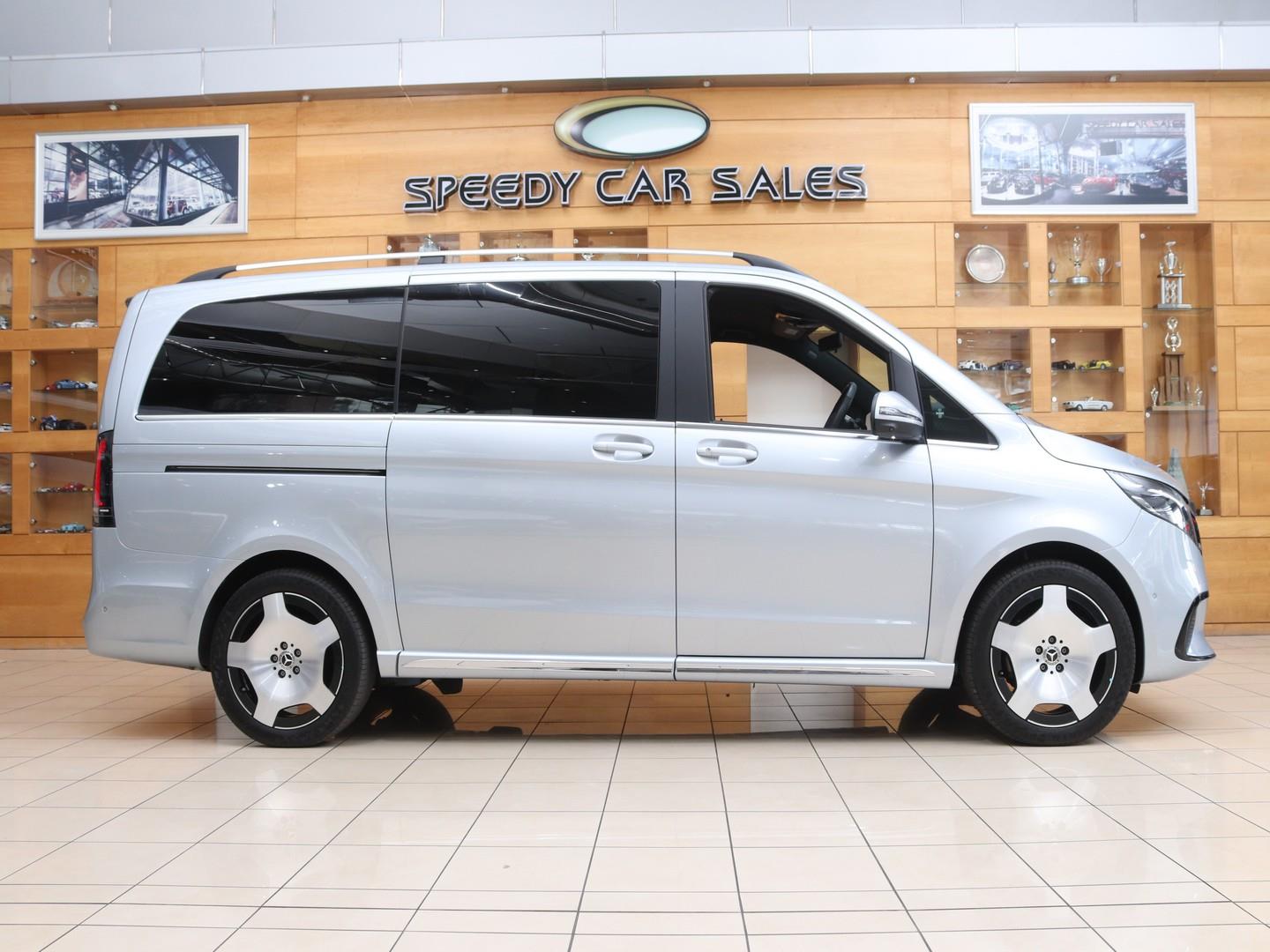 Mercedes-Benz V-Class - Image 18