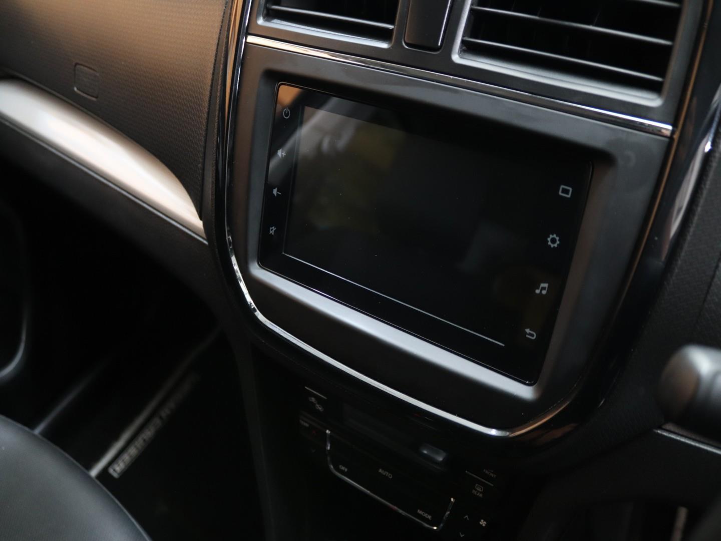 Toyota Urban Cruiser - Image 10