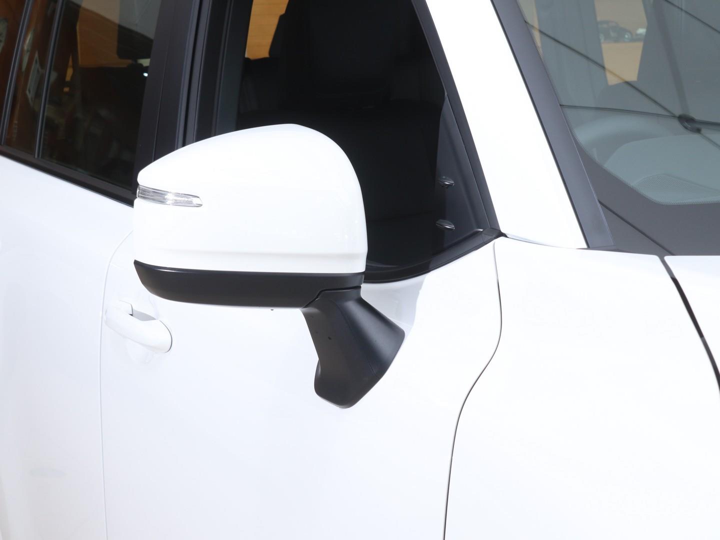 Toyota Land Cruiser 300 - Image 7