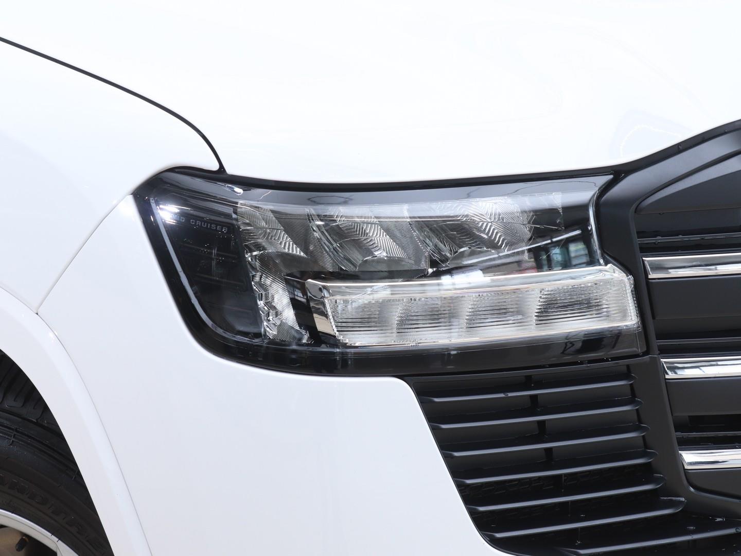 Toyota Land Cruiser 300 - Image 4