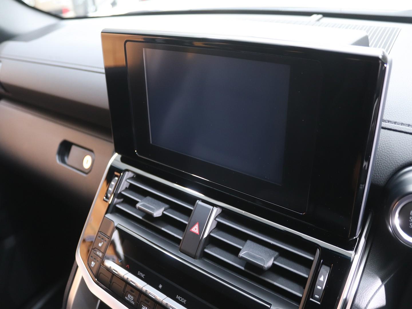 Toyota Land Cruiser 300 - Image 10