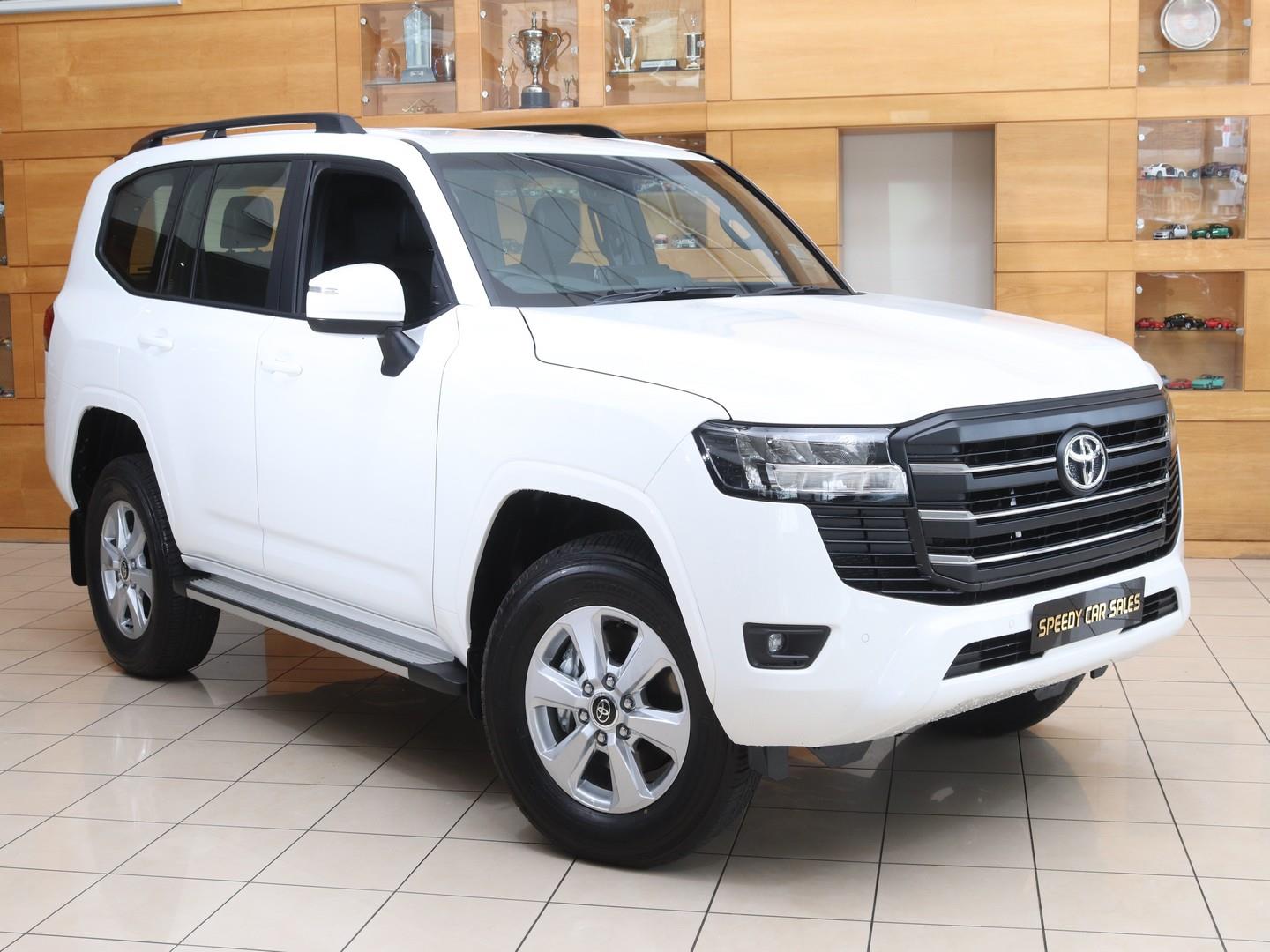 Toyota Land Cruiser 300 - Image 3