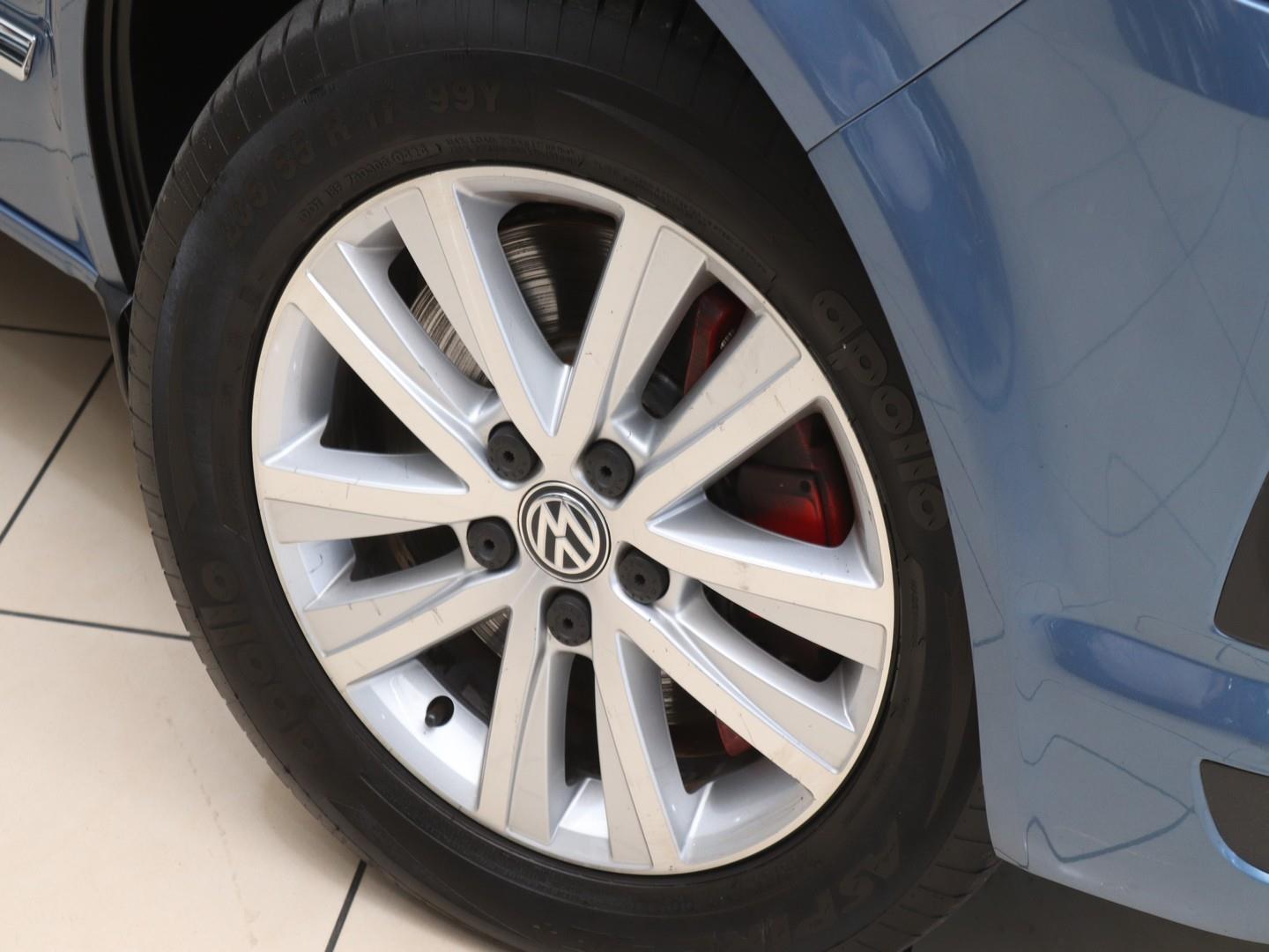 Volkswagen Caravelle - Image 6