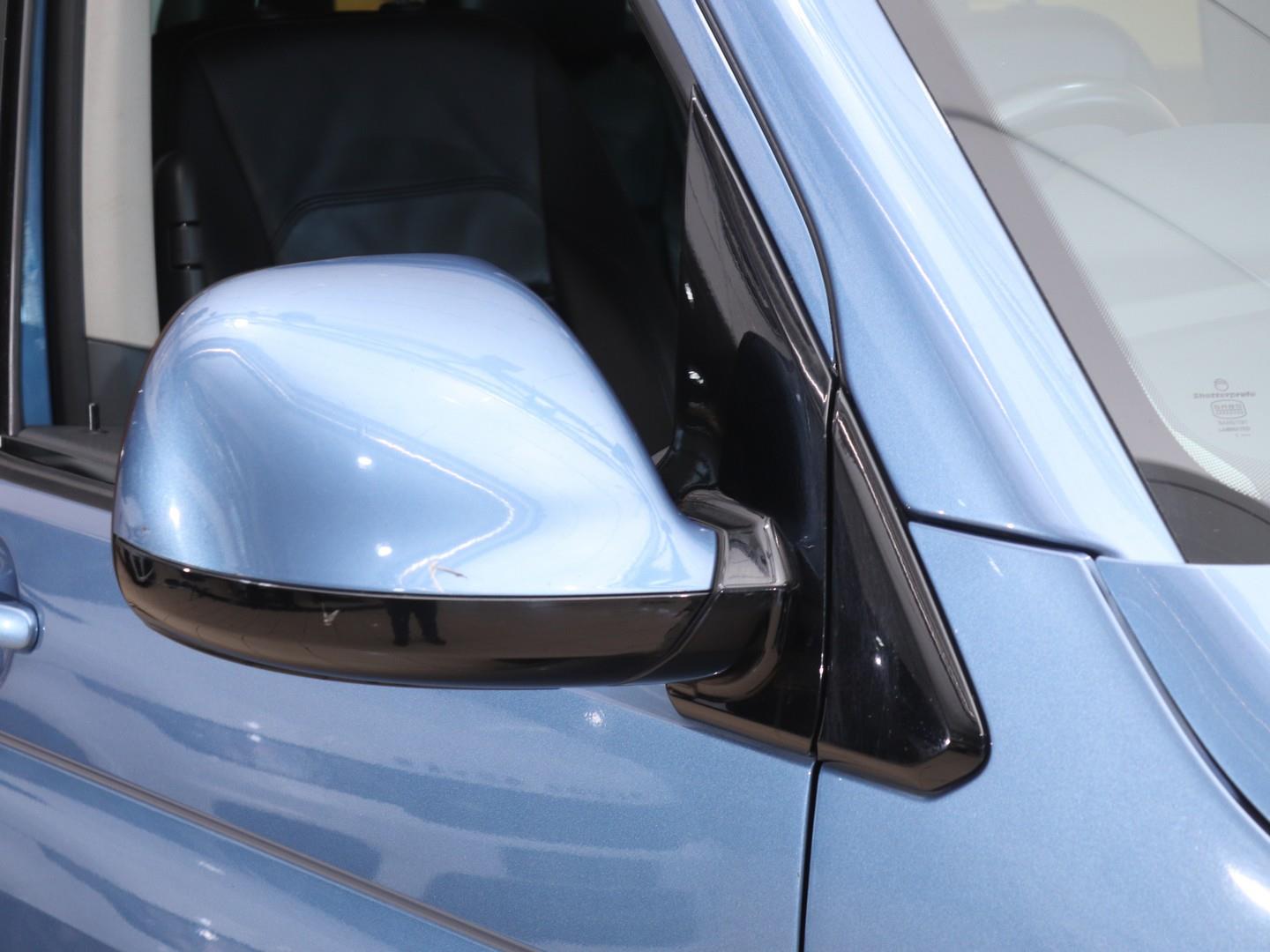 Volkswagen Caravelle - Image 7