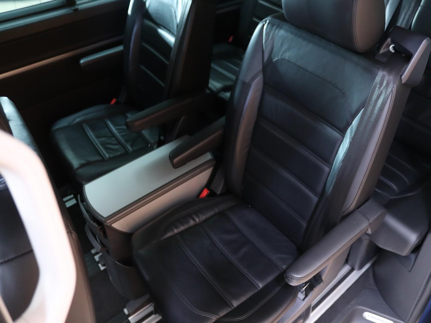 Volkswagen Caravelle - Image 13