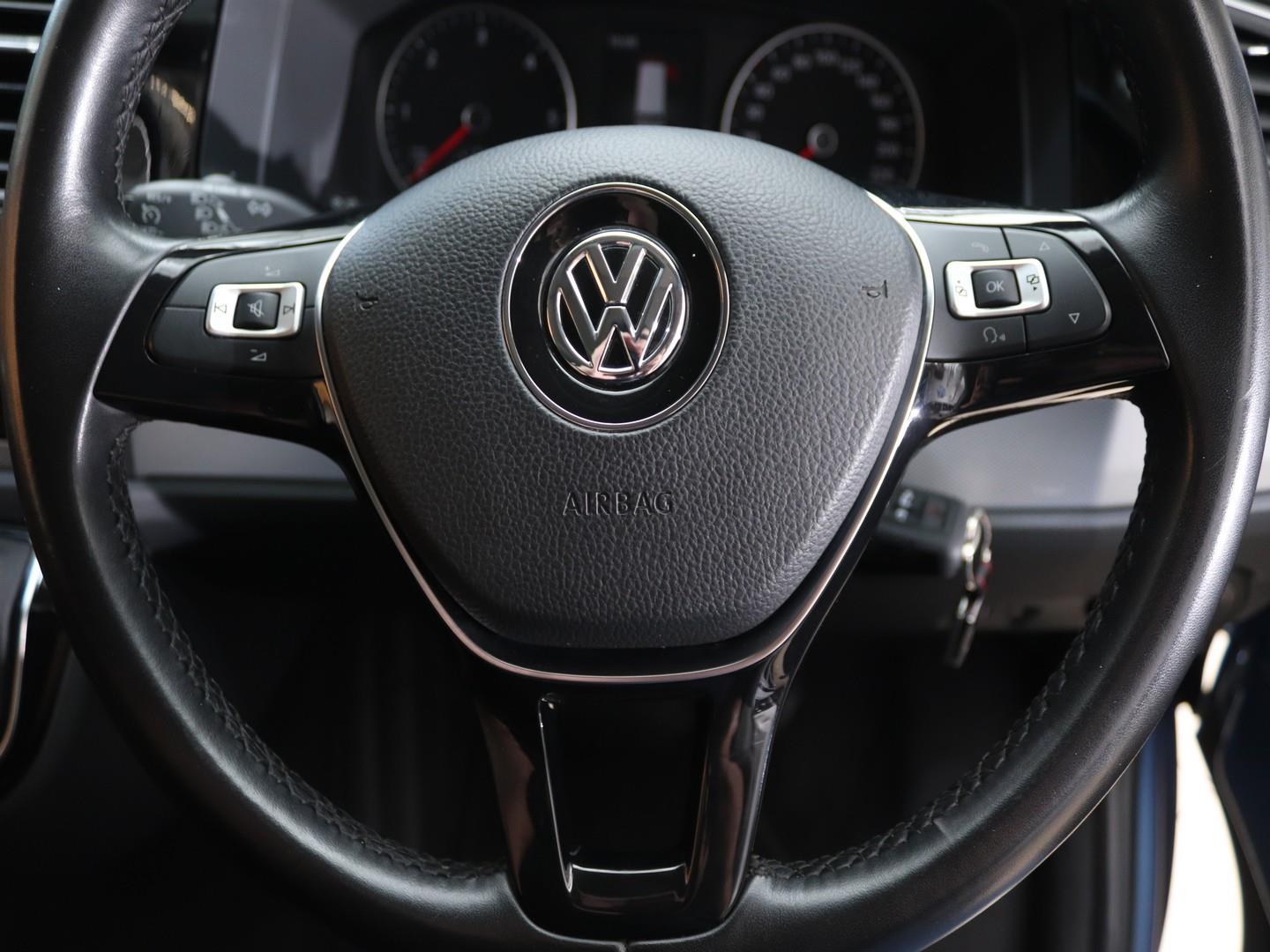 Volkswagen Caravelle - Image 9