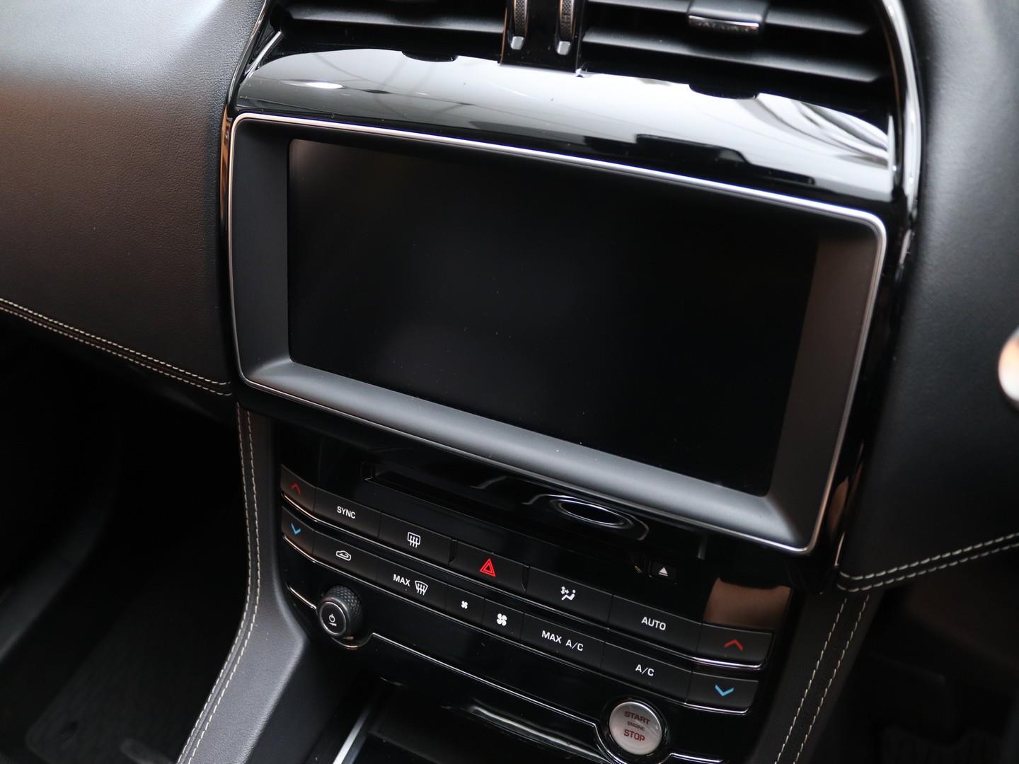 Jaguar F-Pace - Image 12