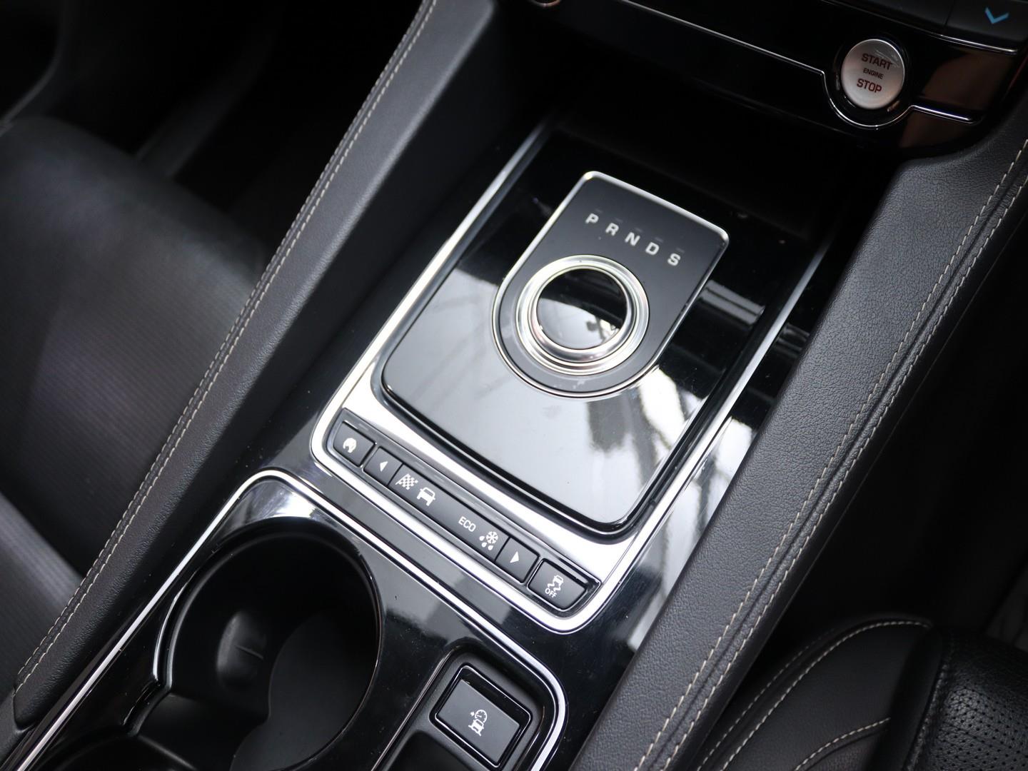 Jaguar F-Pace - Image 11