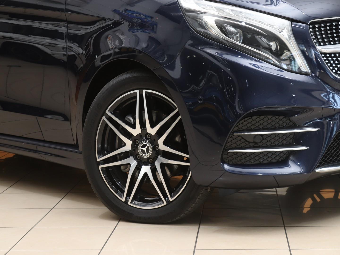 Mercedes-Benz V-Class - Image 2