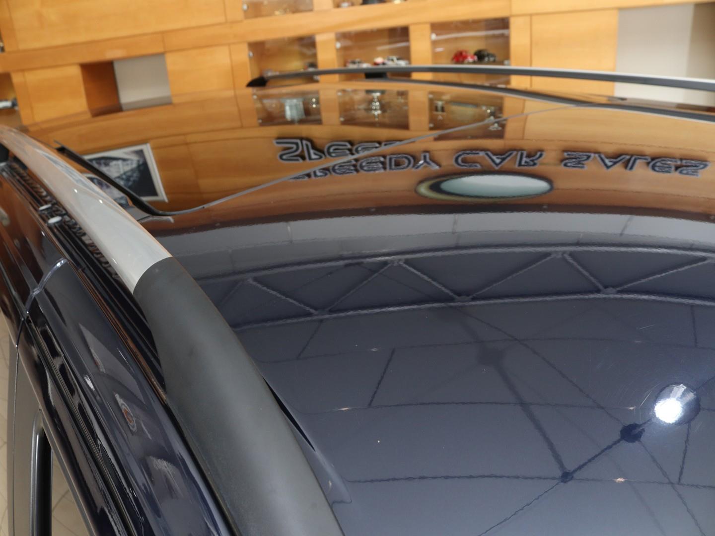 Mercedes-Benz V-Class - Image 8