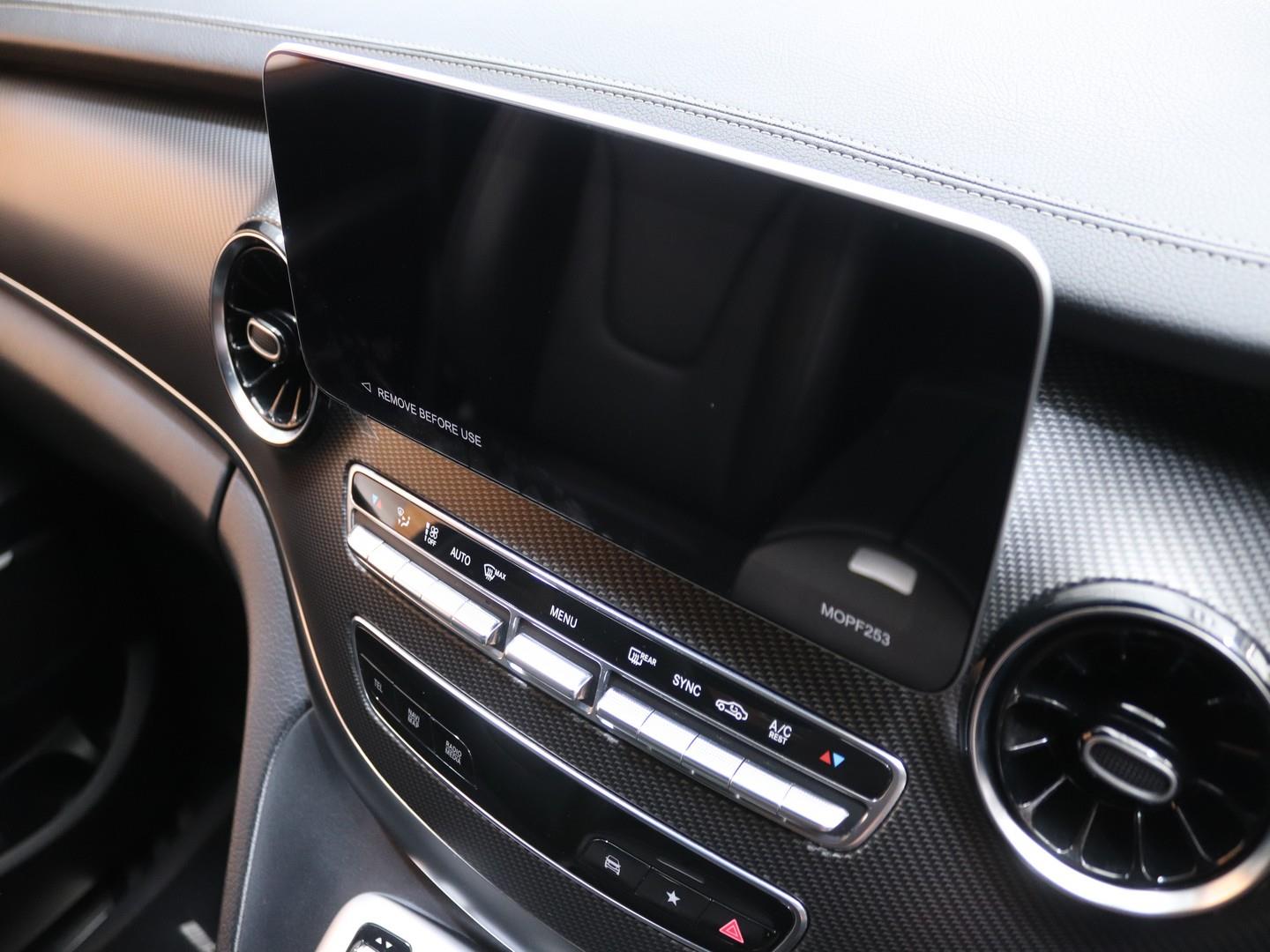 Mercedes-Benz V-Class - Image 11