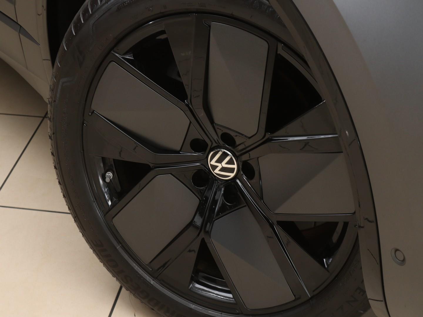 Volkswagen Touareg V6 TDI R-line (2025) - Image 6