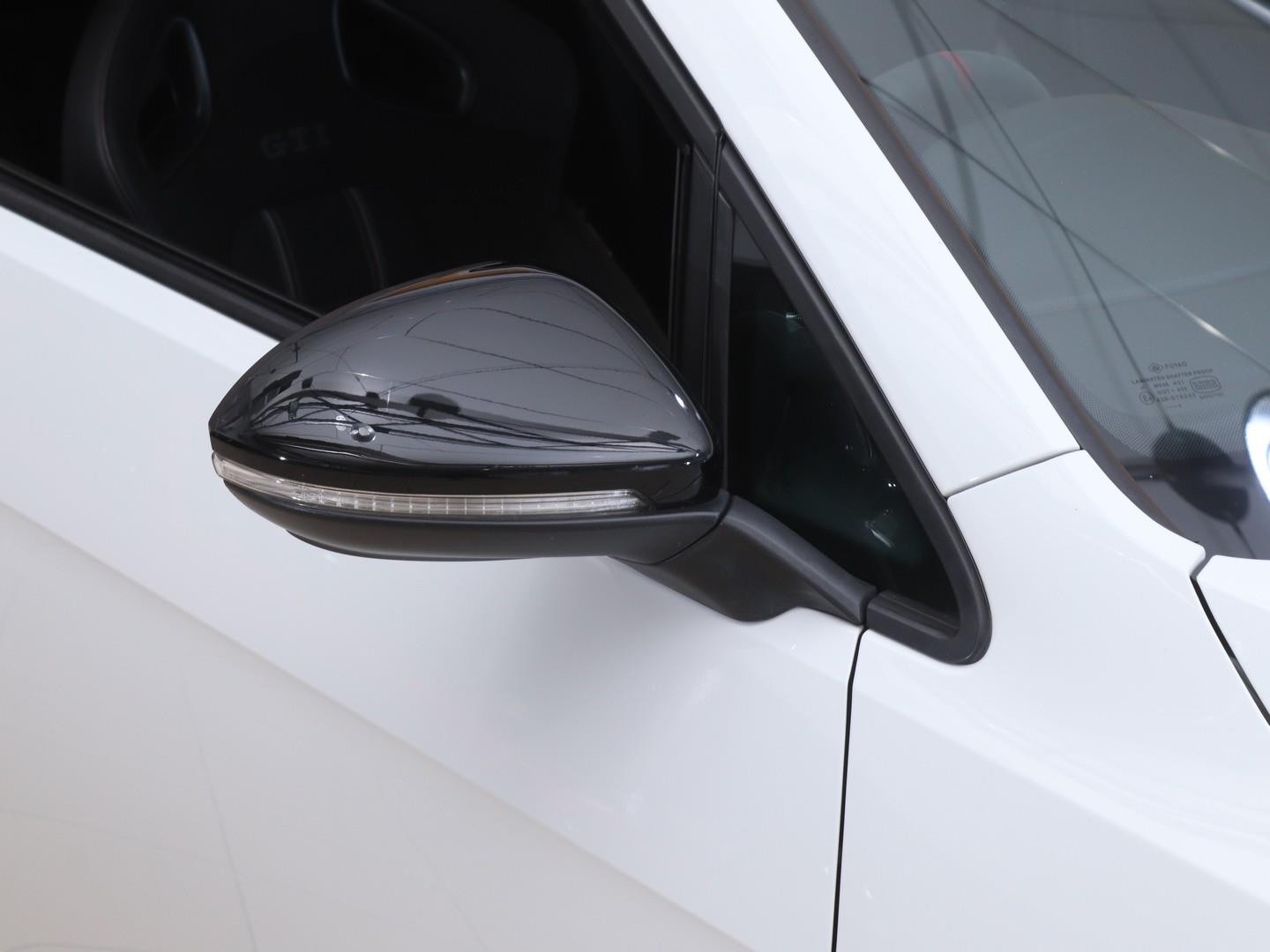 Volkswagen Golf GTI ClubSport S (2017) - Image 7