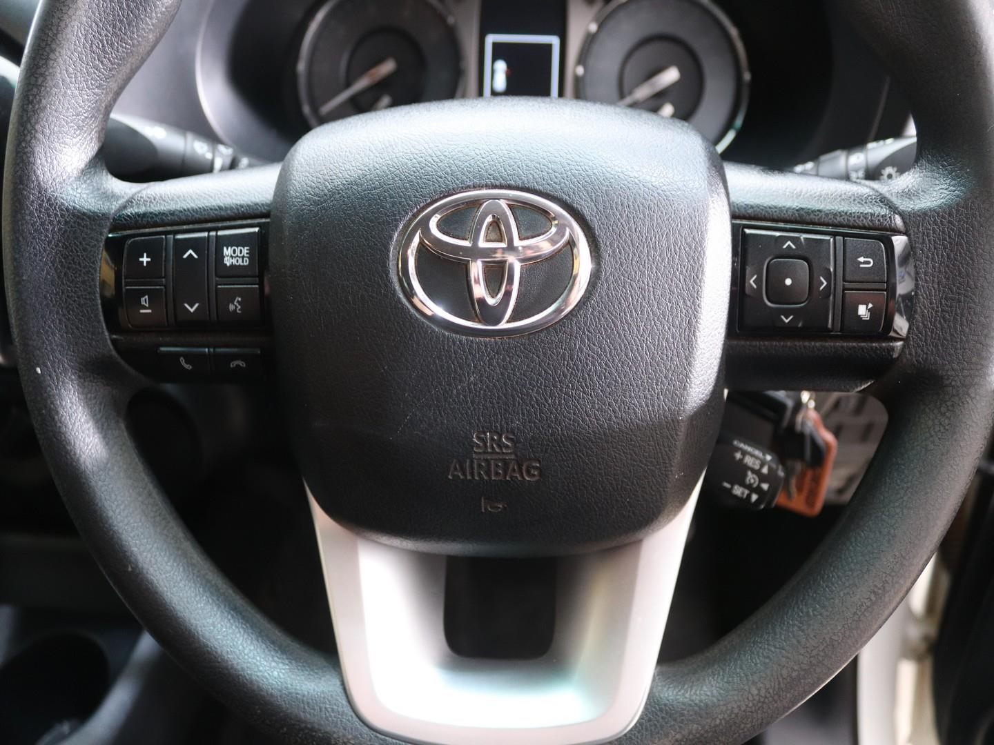 Toyota Hilux 2.4GD-6 Xtra Cab Raider Auto (2021) - Image 9