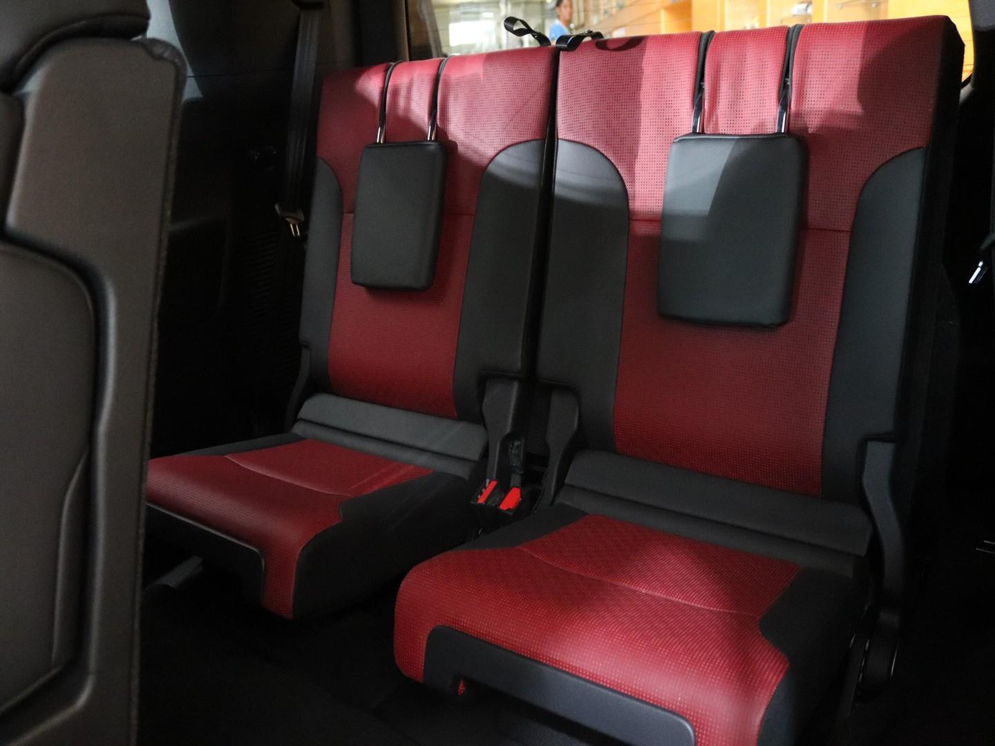 Toyota Land Cruiser 300 3.5T GR Sport (2022) - Image 16