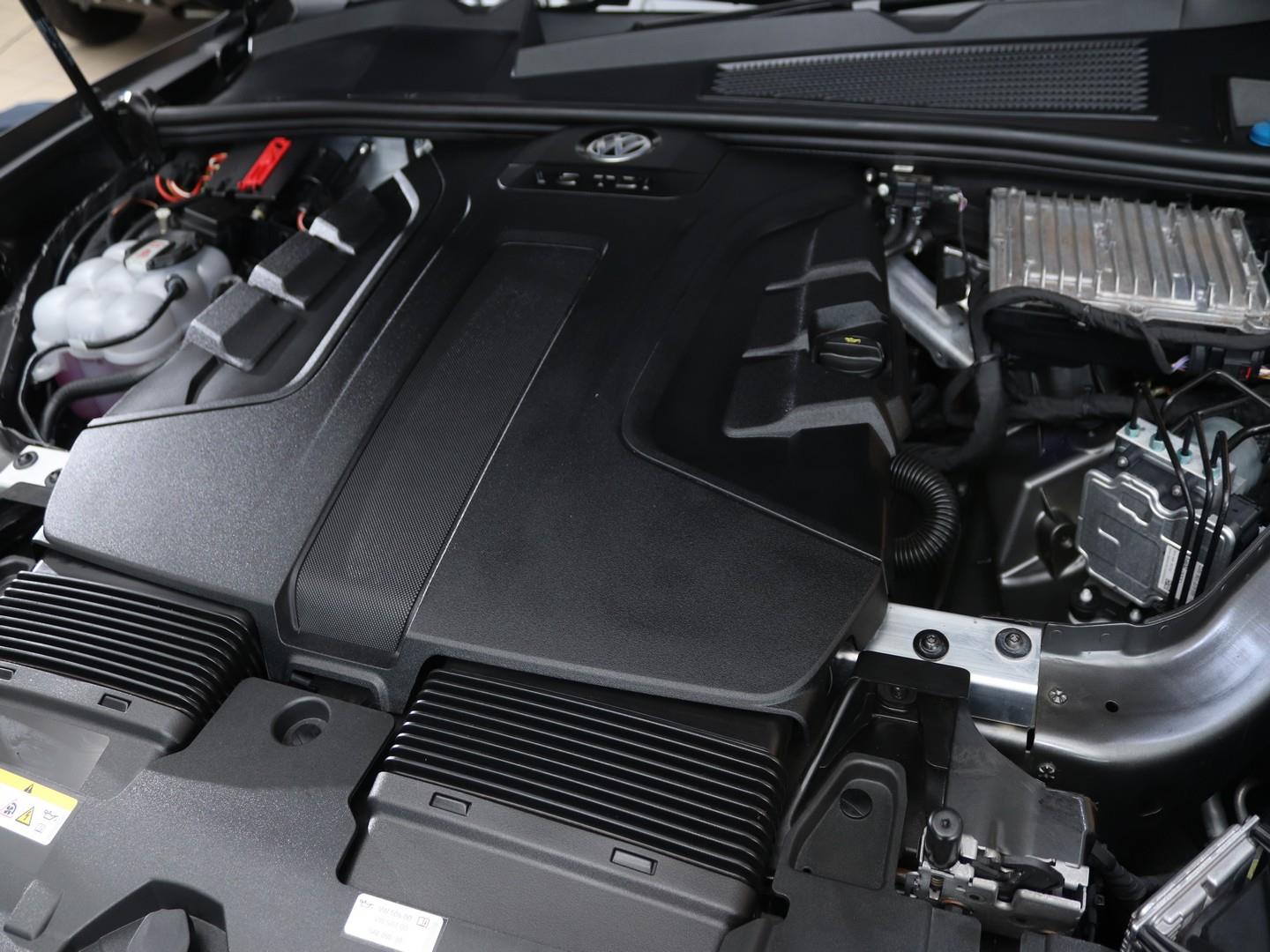 Volkswagen Touareg V6 TDI R-line (2025) - Image 18