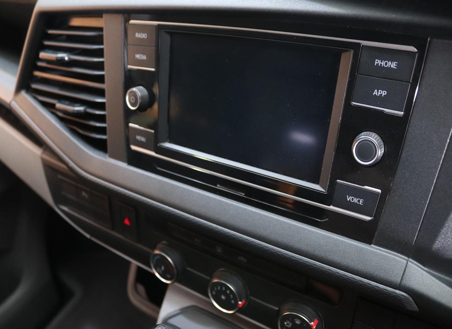 Volkswagen Transporter 2.0TDI 110kW Kombi SWB Trendline (2024) - Image 11