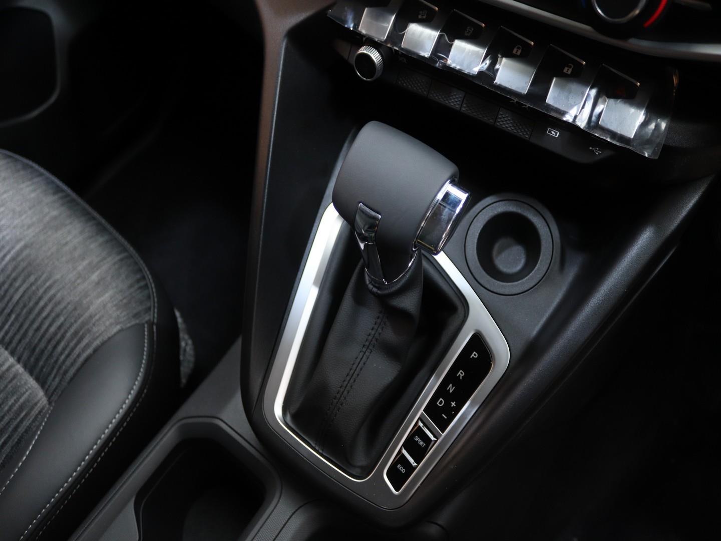 Peugeot Landtrek 1.9D Allure (2025) - Image 11