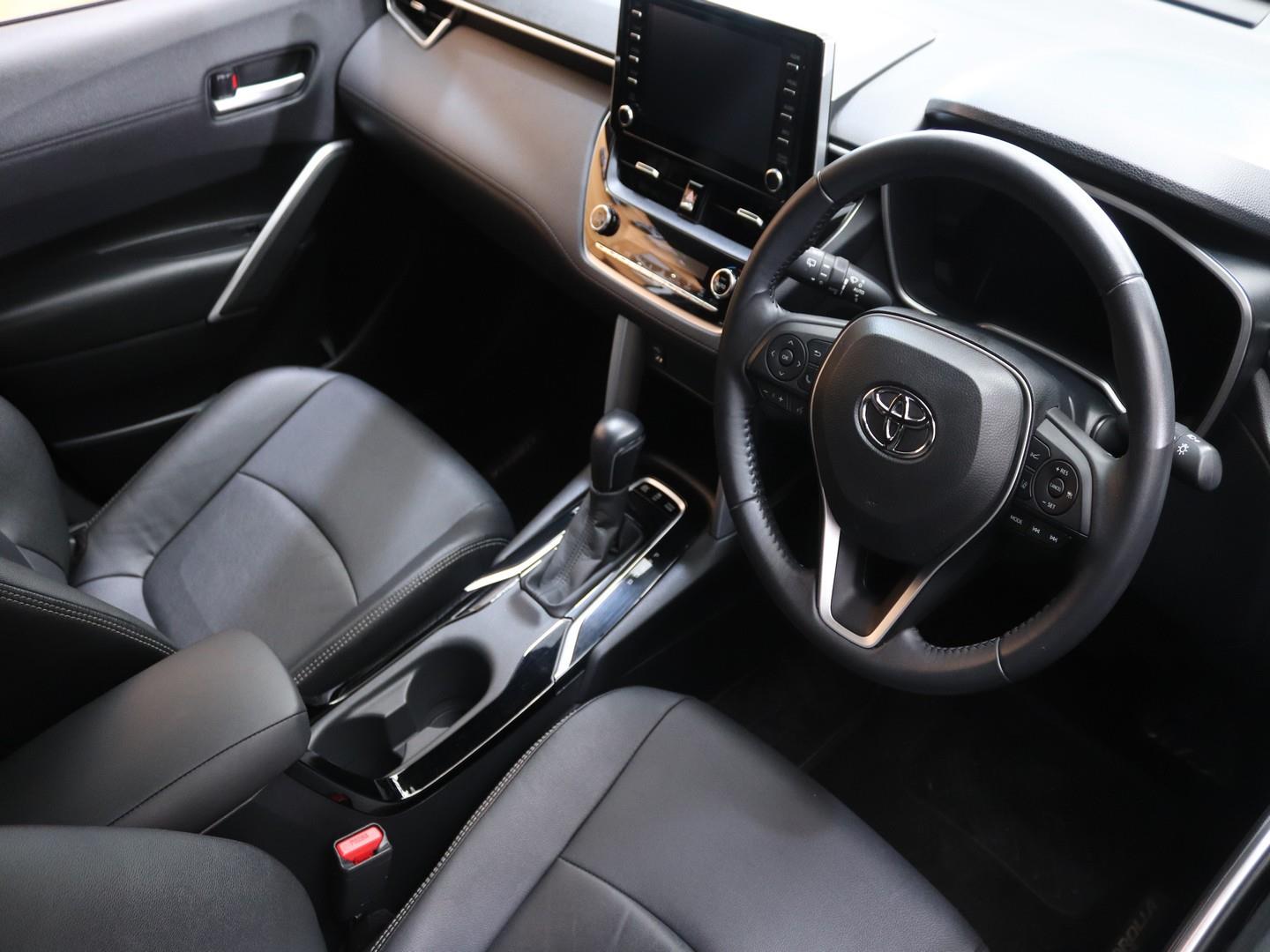 Toyota Corolla Cross 1.8 Hybrid XR (2023) - Image 8