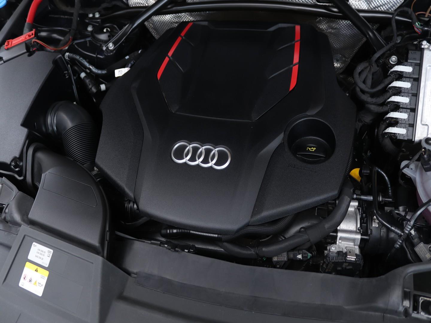 Audi SQ5 Sportback TFSI Quattro Black Edition (2025) - Image 19