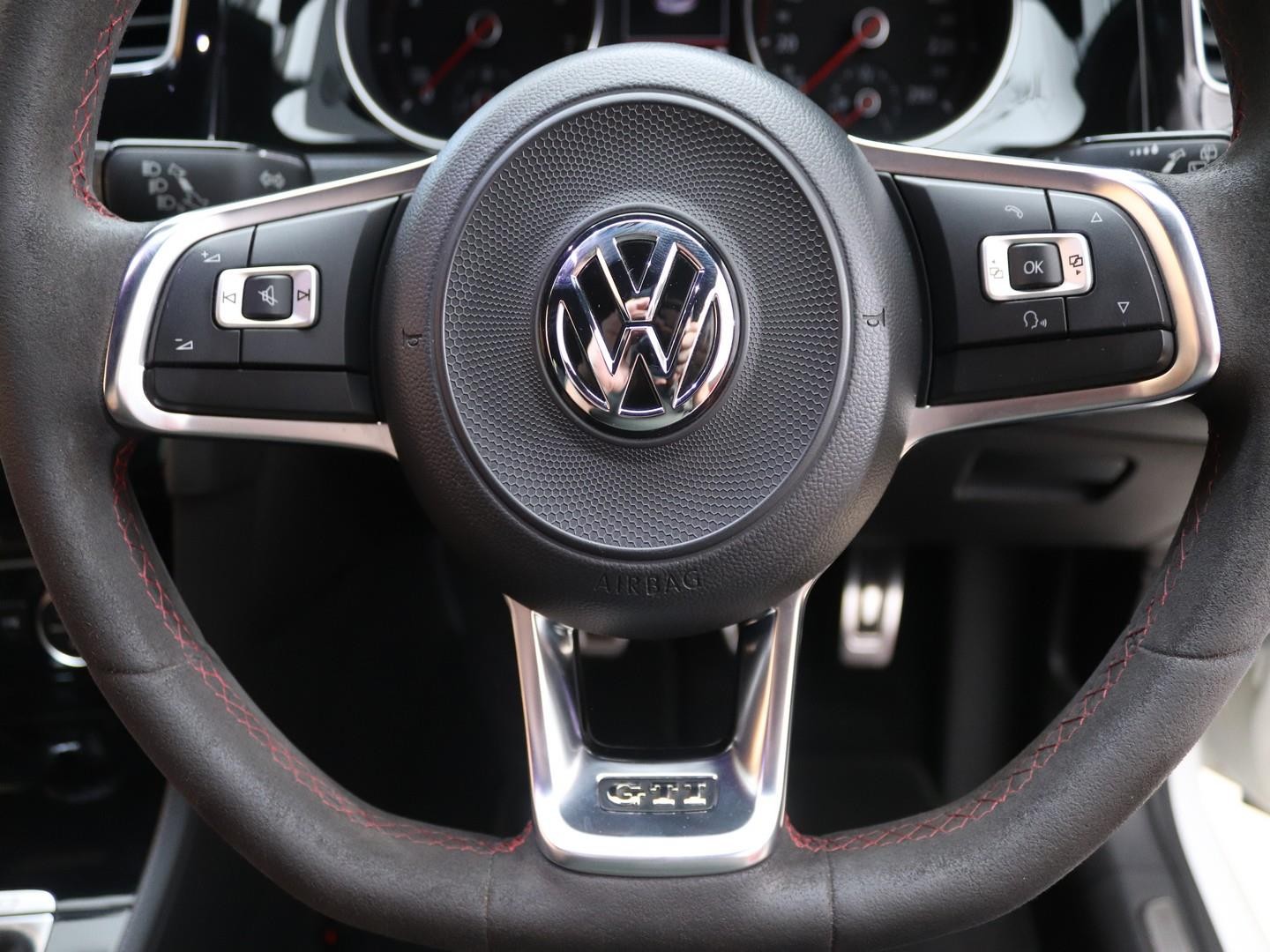 Volkswagen Golf GTI ClubSport S (2017) - Image 11