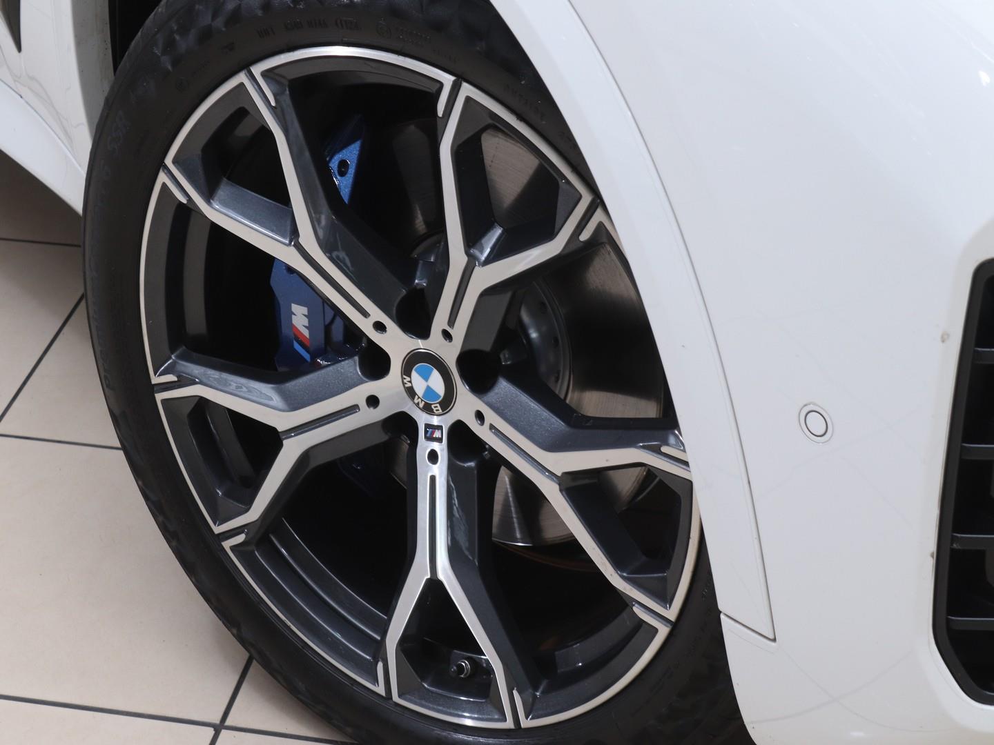 BMW X5 xDrive30d M Sport (2024) - Image 6