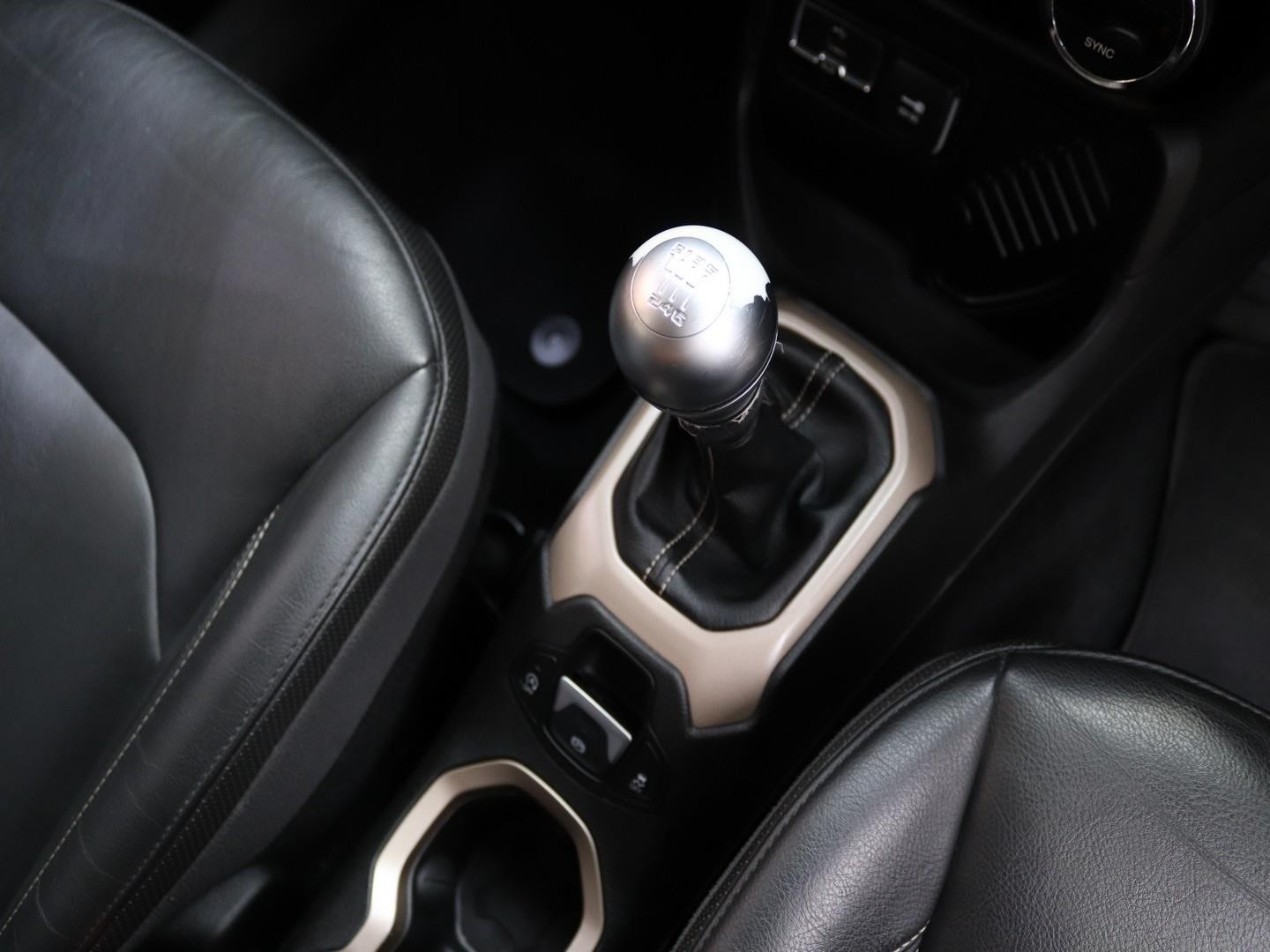 Jeep Renegade 1.6L Multijet Limited (2016) - Image 11