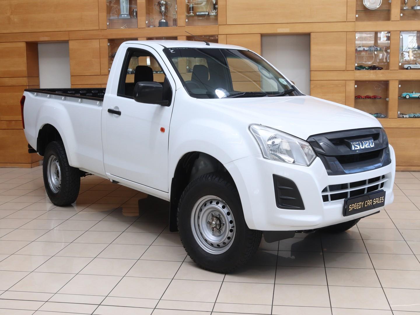 Isuzu D-Max 250 Fleetside Safety (2022) - Image 3