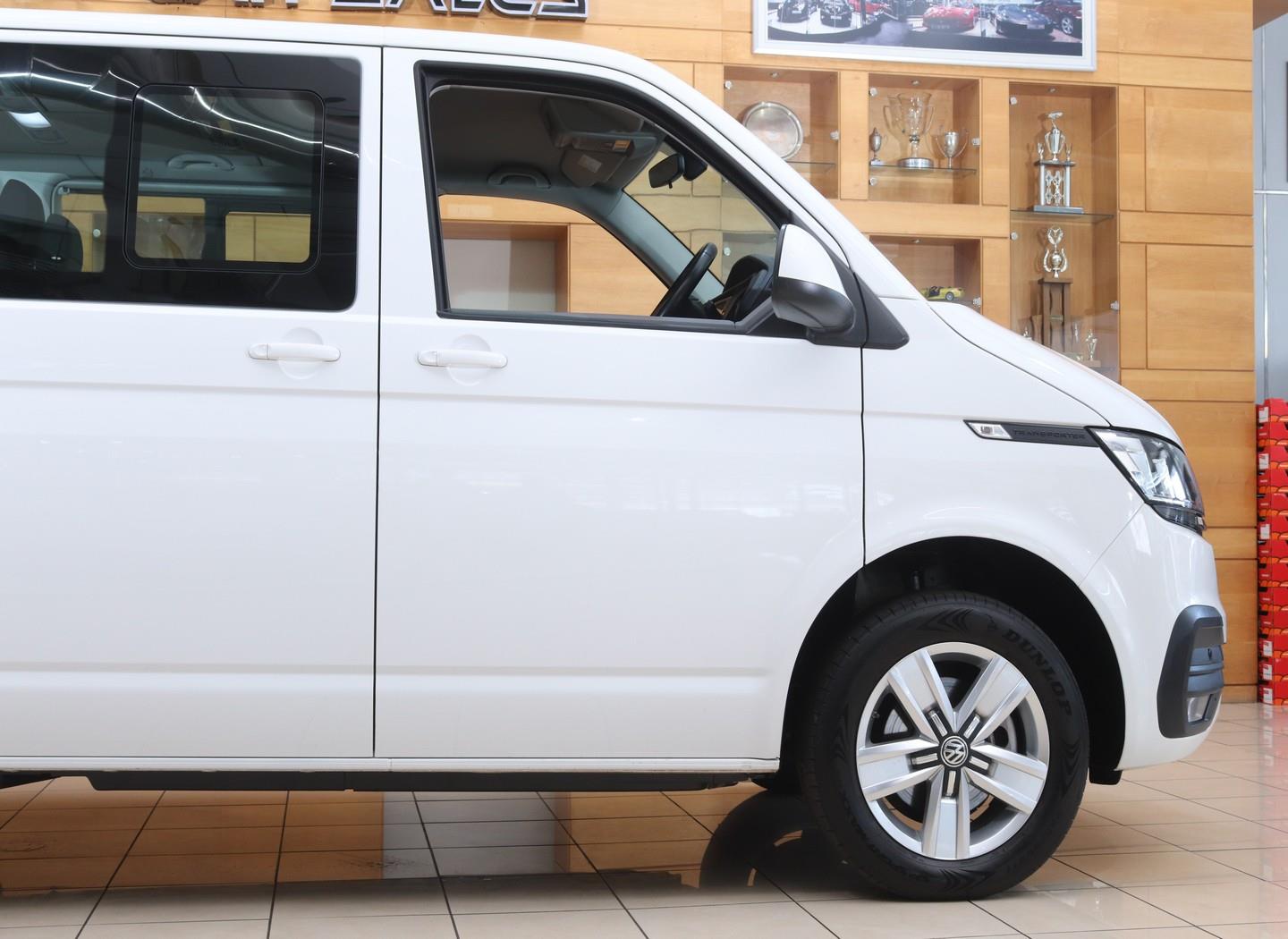 Volkswagen Transporter 2.0TDI 110kW Kombi SWB Trendline (2024) - Image 19