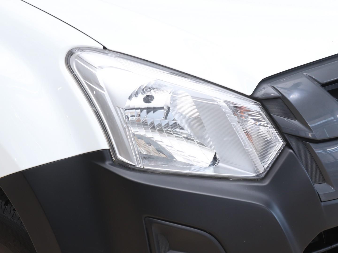 Isuzu D-Max Gen 6 250C Single Cab Fleetside (2025) - Image 4