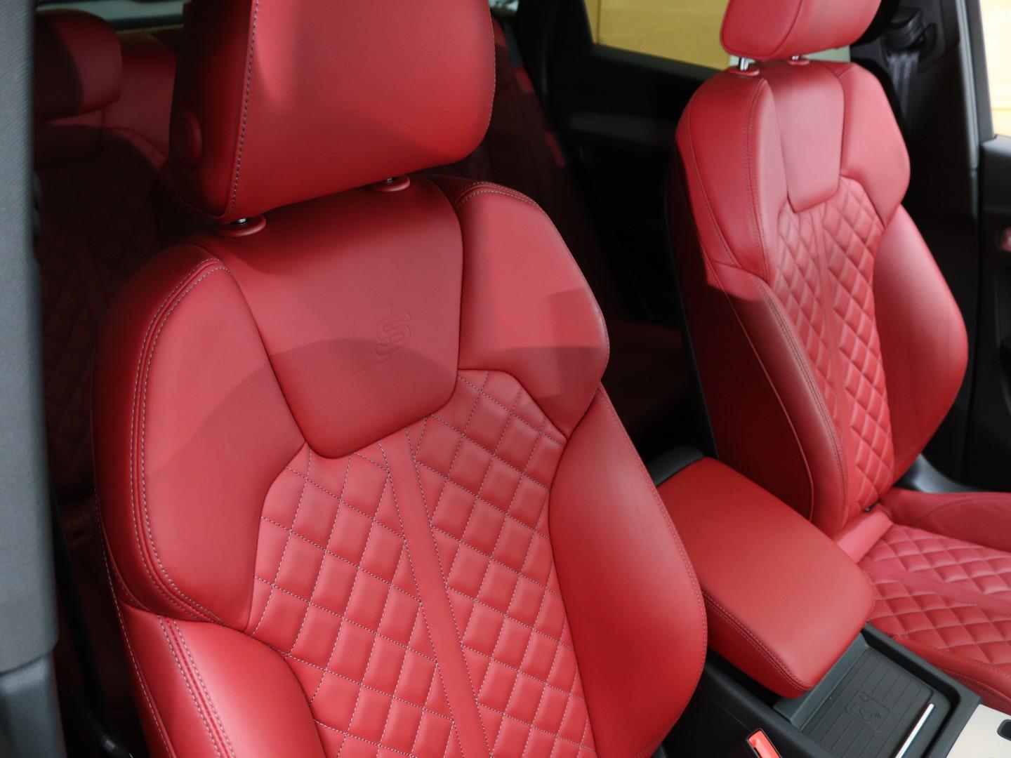 Audi SQ5 Sportback TFSI Quattro Black Edition (2025) - Image 10