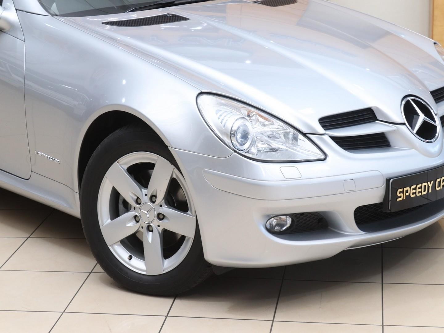 Mercedes-Benz SLK SLK200 Kompressor Auto (2006) - Image 6