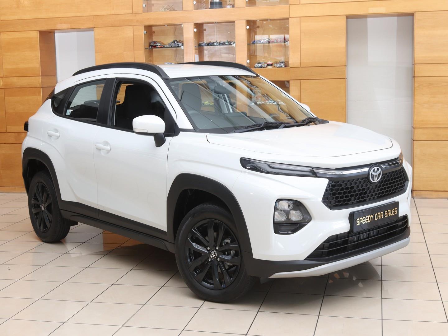 Toyota Starlet Cross 1.5 XS Auto (2025) - Image 3