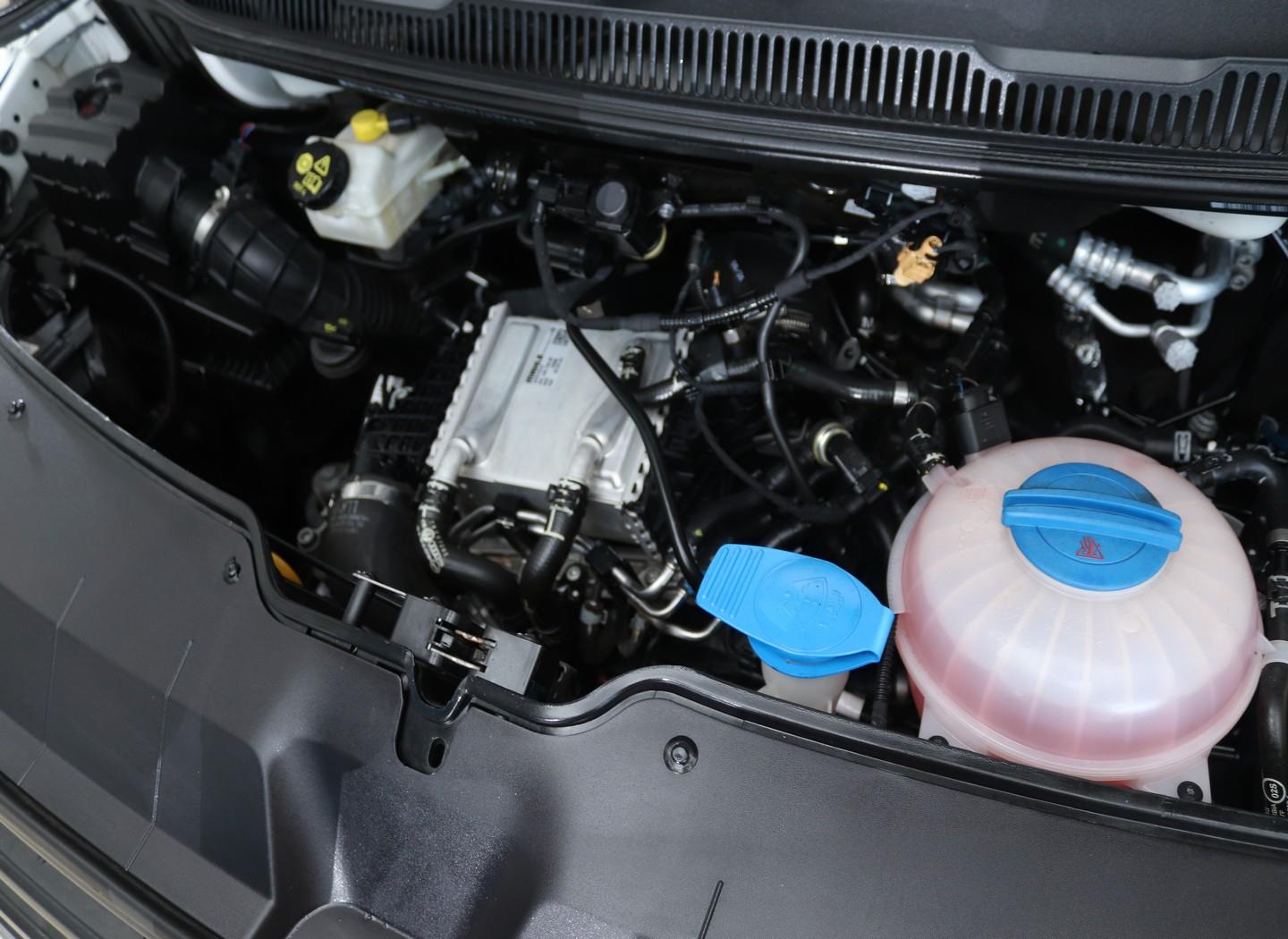 Volkswagen Transporter 2.0TDI 110kW Kombi SWB Trendline (2024) - Image 15