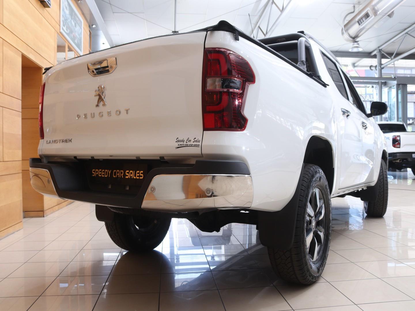 Peugeot Landtrek 1.9D Allure (2025) - Image 15