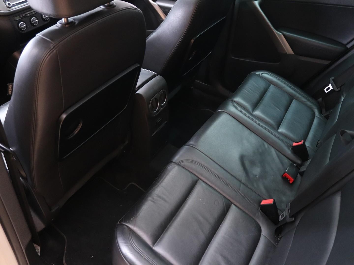 Volkswagen Tiguan 2.0TDI Sport&Style 4Motion Auto (2010) - Image 14