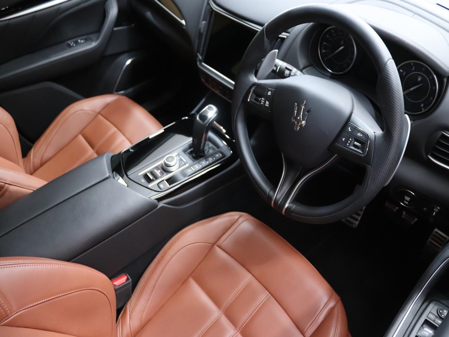 Maserati Levante Modena S (2022) - Image 9