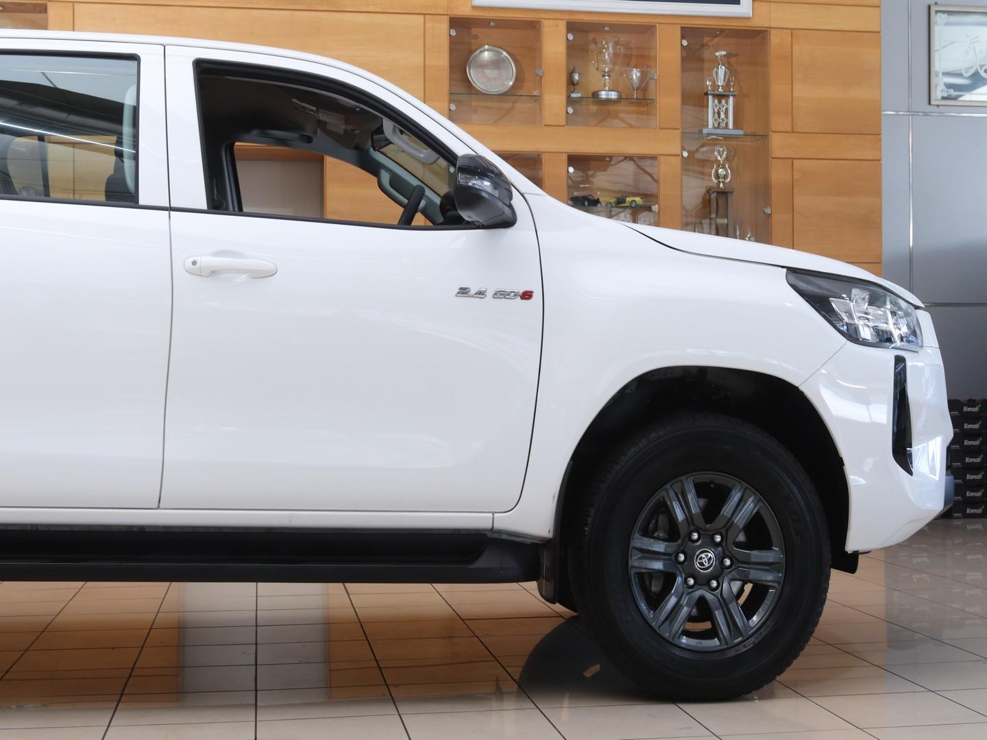 Toyota Hilux 2.4GD-6 Double Cab 4x4 Raider Auto (2025) - Image 18